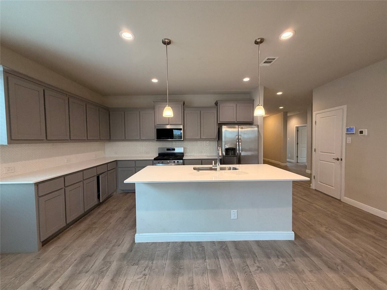 209 Irish Moss Dr - Photo 4 of 23