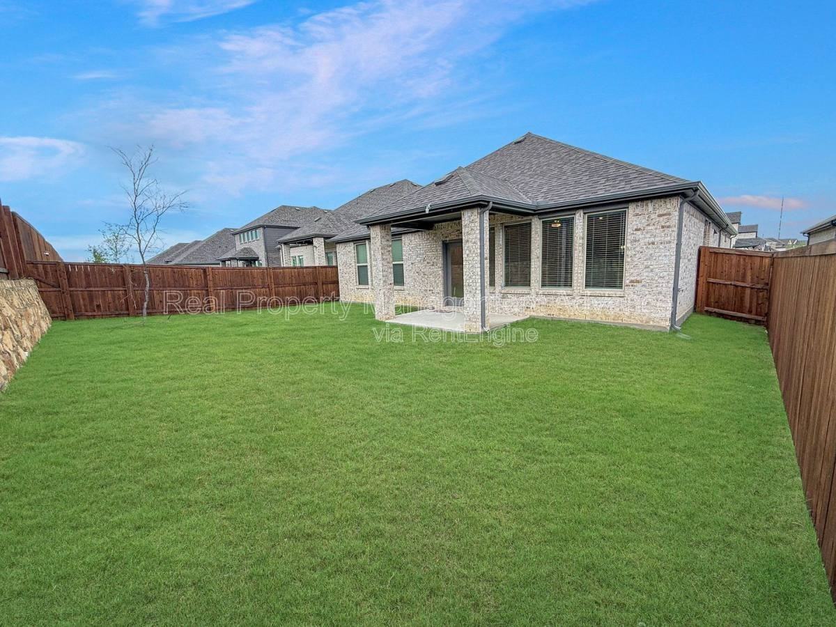 3517 Henry Xing - Photo 2 of 10