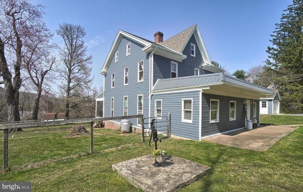 25526 Military Rd - Photo 4 of 10