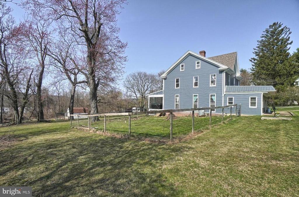 25526 Military Rd - Photo 5 of 10
