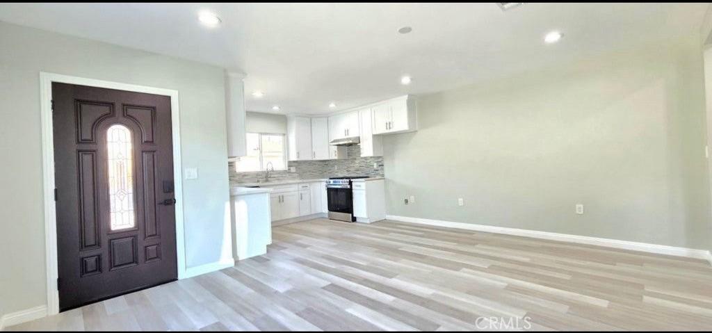 5830 N Vista St - Photo 3 of 16