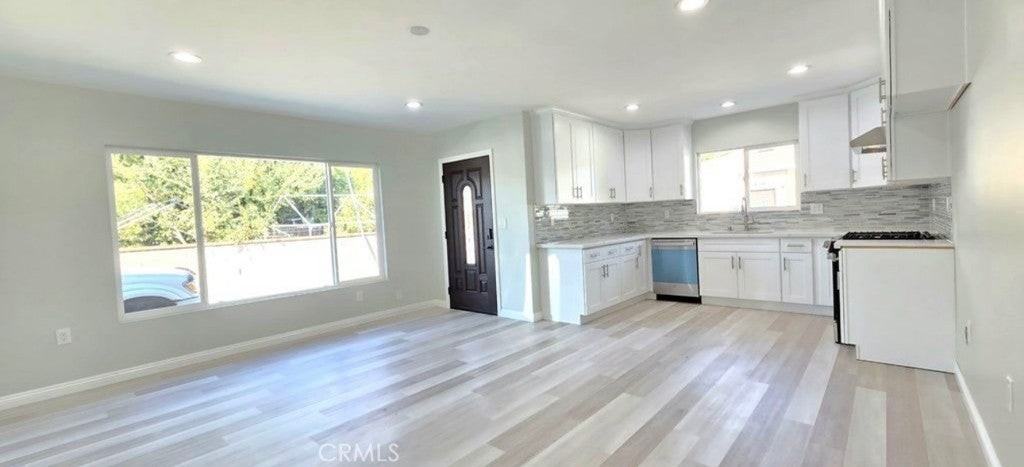 5830 N Vista St - Photo 4 of 16