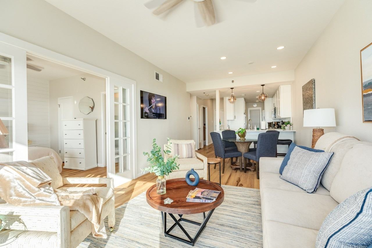 7700 Seawall Blvd - Photo 5 of 26