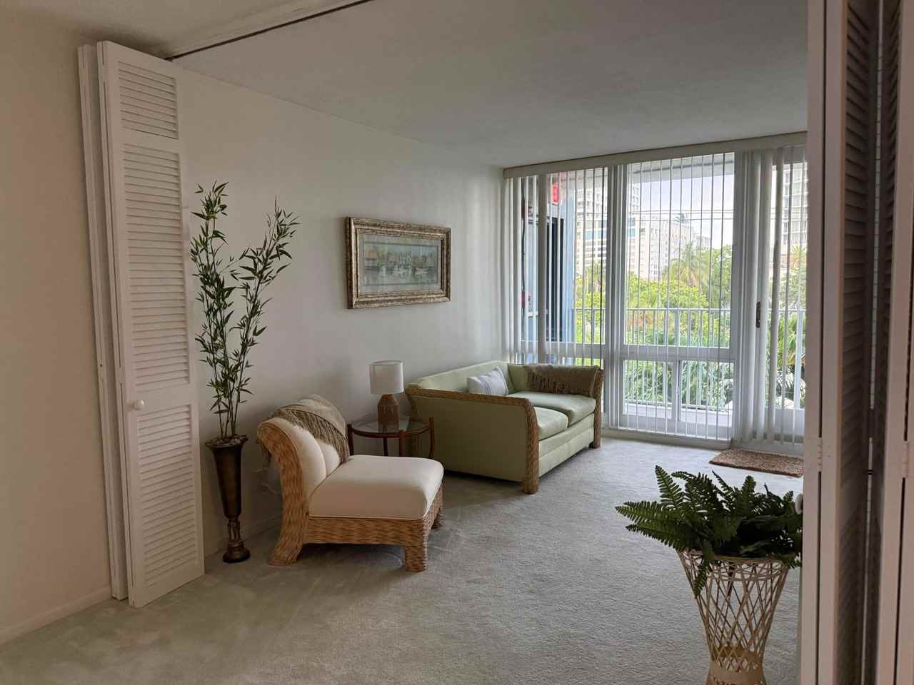 524 Orton Ave - Photo 3 of 15