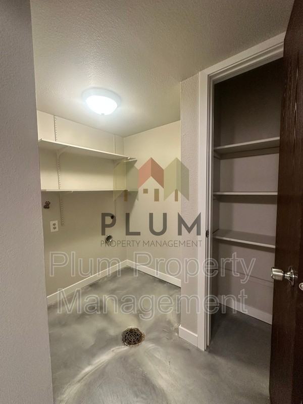 809 Bulwer St #D - Photo 7 of 14