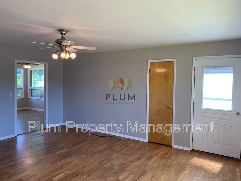 2318 Lease Pending |South 10Th Street West - Photo 2 of 21