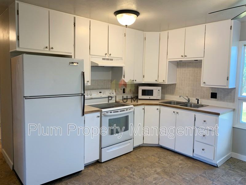 2318 Lease Pending |South 10Th Street West - Photo 4 of 21