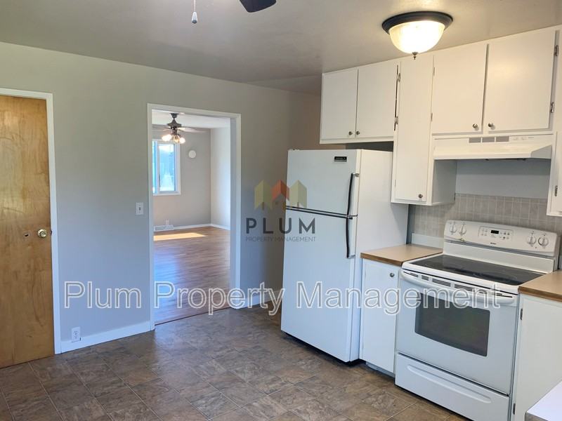 2318 Lease Pending |South 10Th Street West - Photo 5 of 21