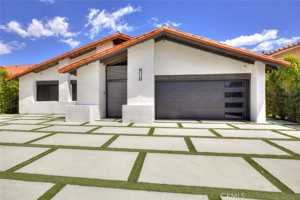 featured image of 9450 Tampa Ave