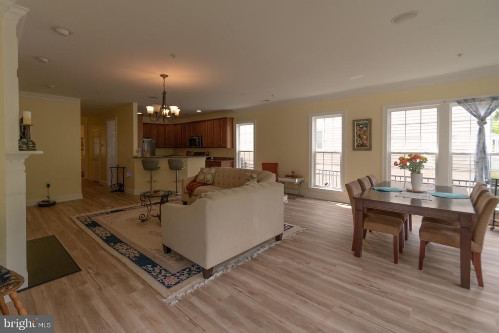 57 Denison St - Photo 5 of 14