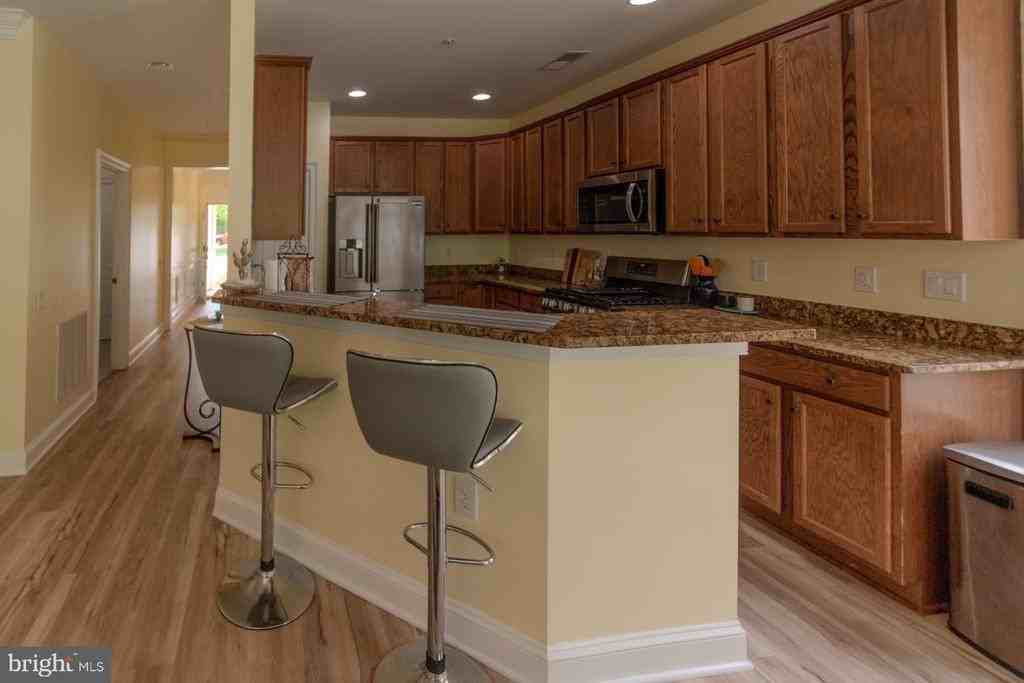 57 Denison St - Photo 7 of 14