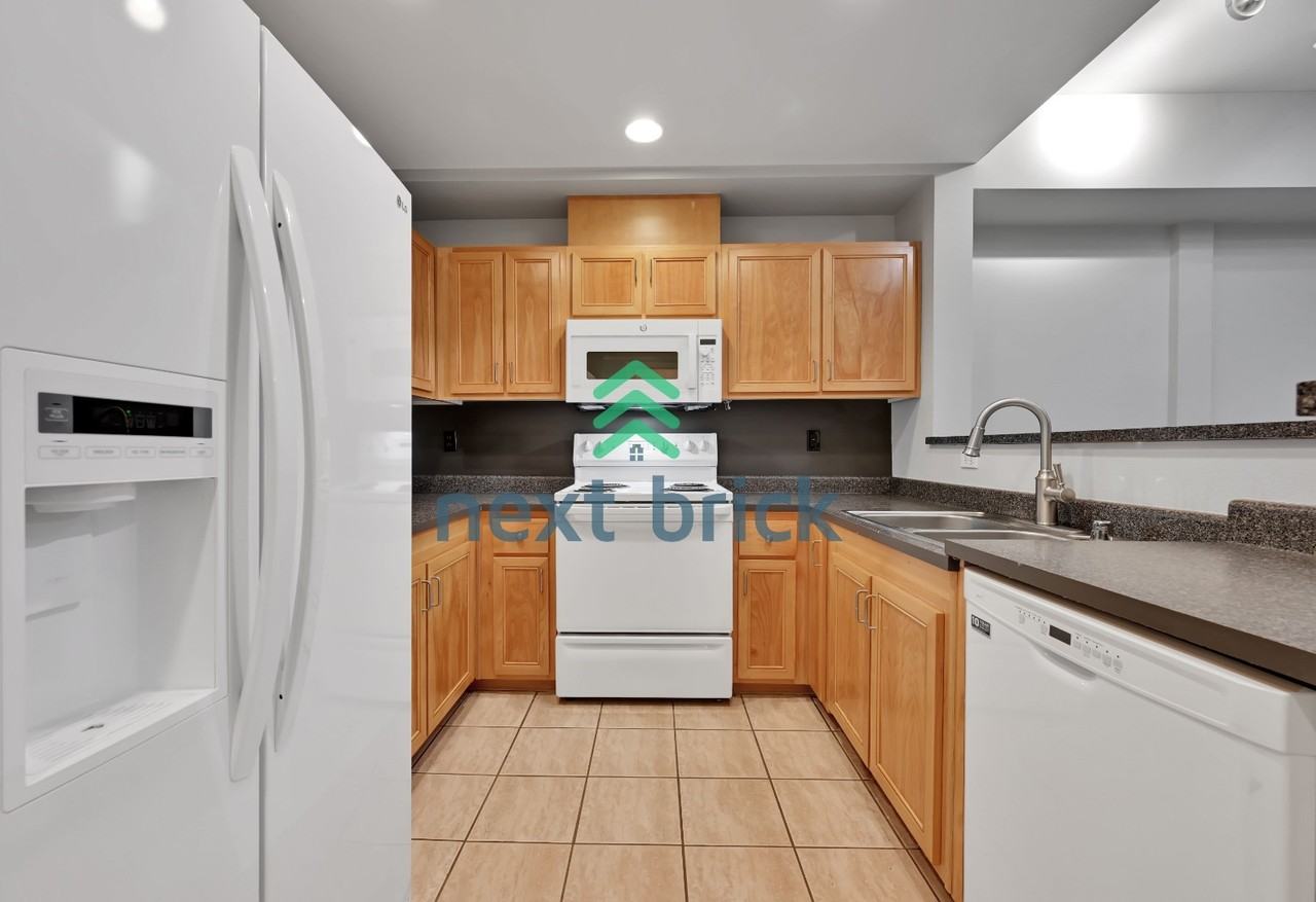 16275 Ne 85th St #107 - Photo 4 of 18