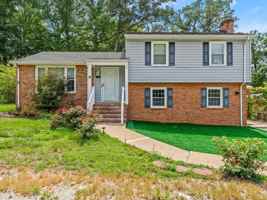 featured image of 2220 Lauderdale Dr