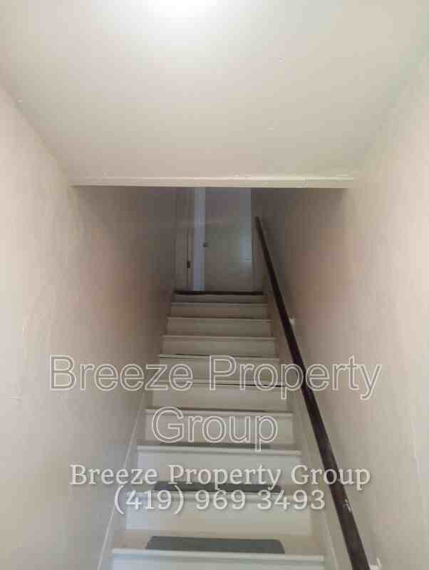 228 Langdon St - Photo 4 of 14