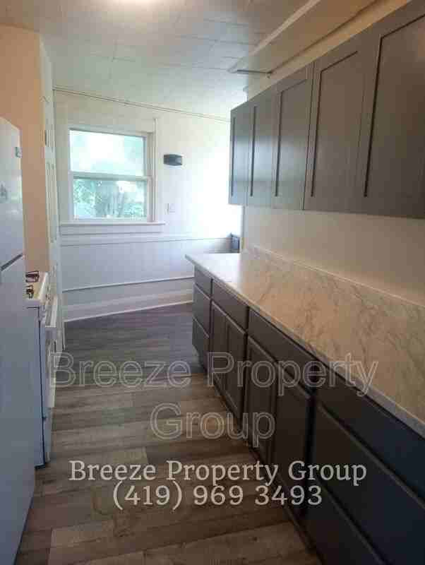 228 Langdon St - Photo 5 of 14
