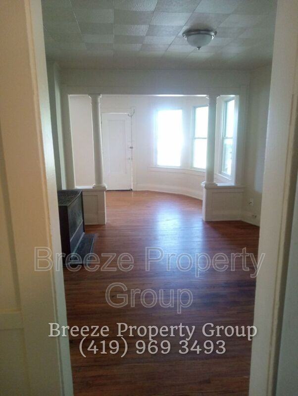 228 Langdon St - Photo 6 of 14