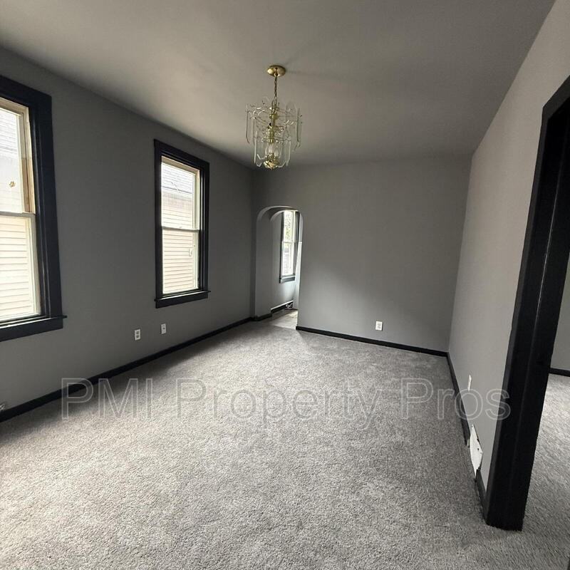 3127 W Garfield Ave - Photo 5 of 10