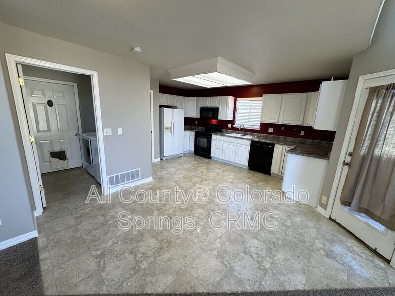 19120 Pinon Park Rd - Photo 4 of 34