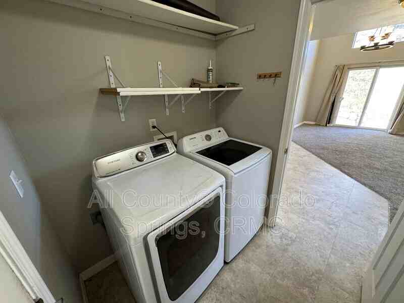 19120 Pinon Park Rd - Photo 5 of 34