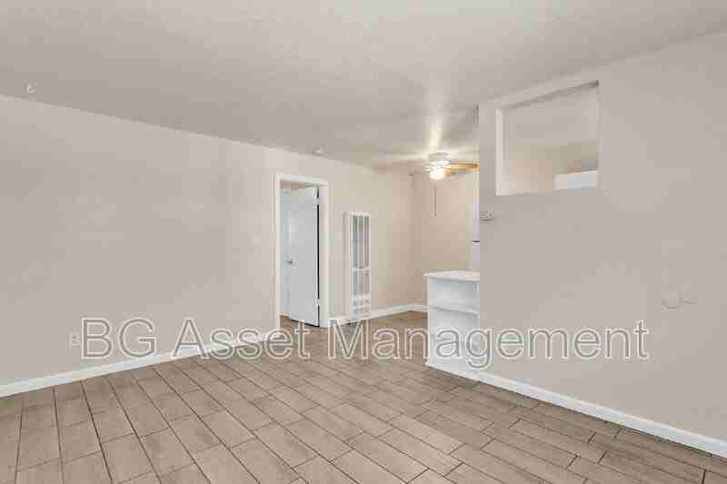 714 Darina Ave #3 - Photo 4 of 17