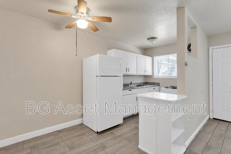 714 Darina Ave #3 - Photo 5 of 17