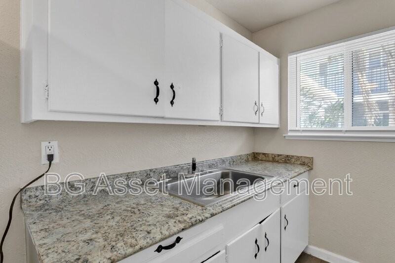 714 Darina Ave #3 - Photo 6 of 17