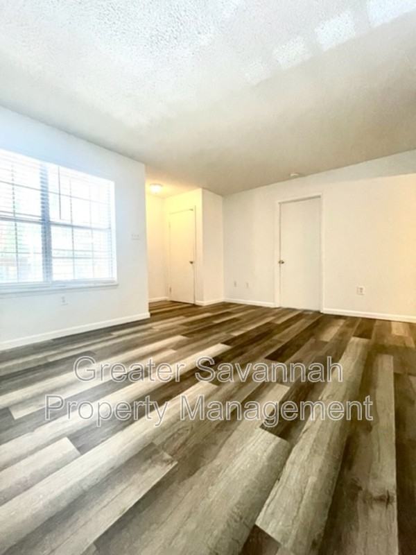401 N Cromwell Rd #1T1 - Photo 5 of 23