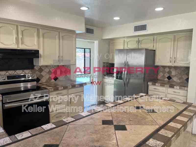 5431 W Cochise Dr - Photo 4 of 31