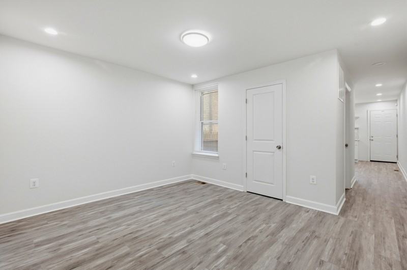 719 E 20th St - Photo 4 of 24