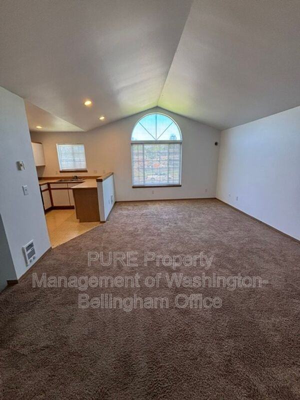 2427 Michigan St - Photo 3 of 11