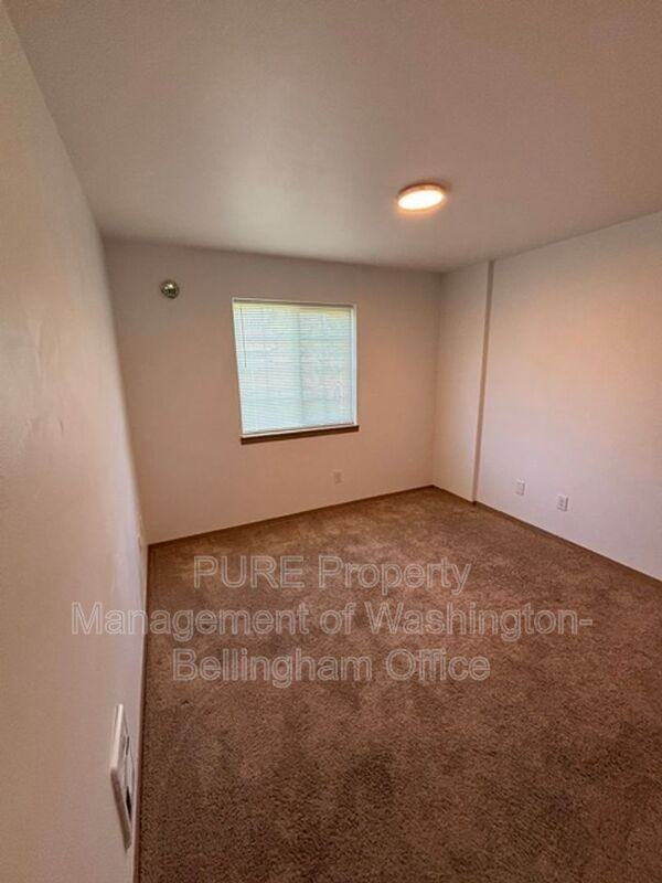 2427 Michigan St - Photo 7 of 11