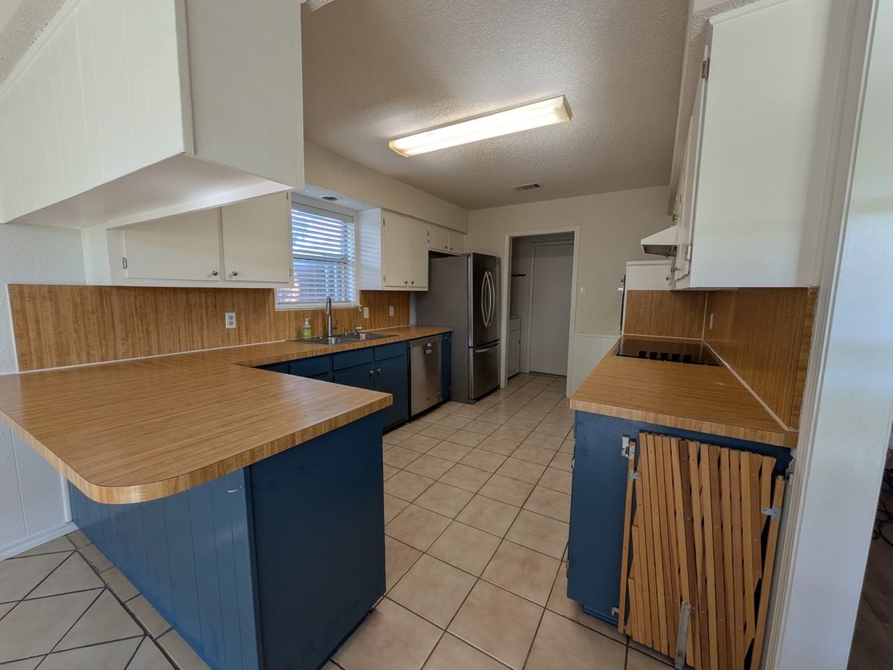 2305 Stockbridge Ct #1 - Photo 3 of 32