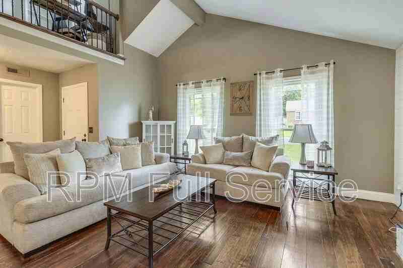 813 Bishopsgate Rd - Photo 4 of 25