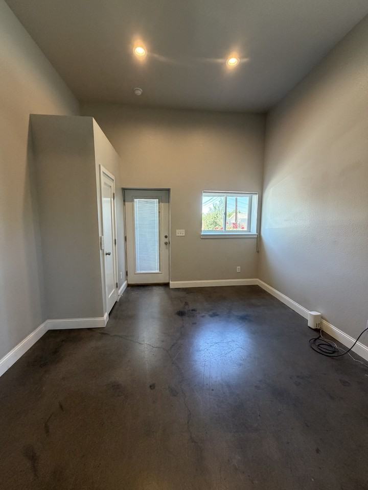 3850 S Lowell Blvd #C - Photo 4 of 11