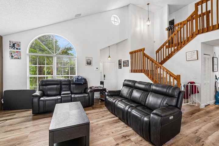 7366 Ashley Shores Circle - Photo 6 of 8