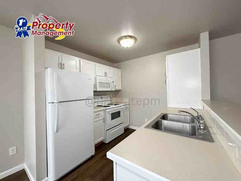 10122 W Garverdale Ln #201 - Photo 7 of 22