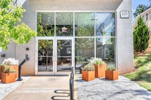 featured image of 525 Parkway Dr ##401