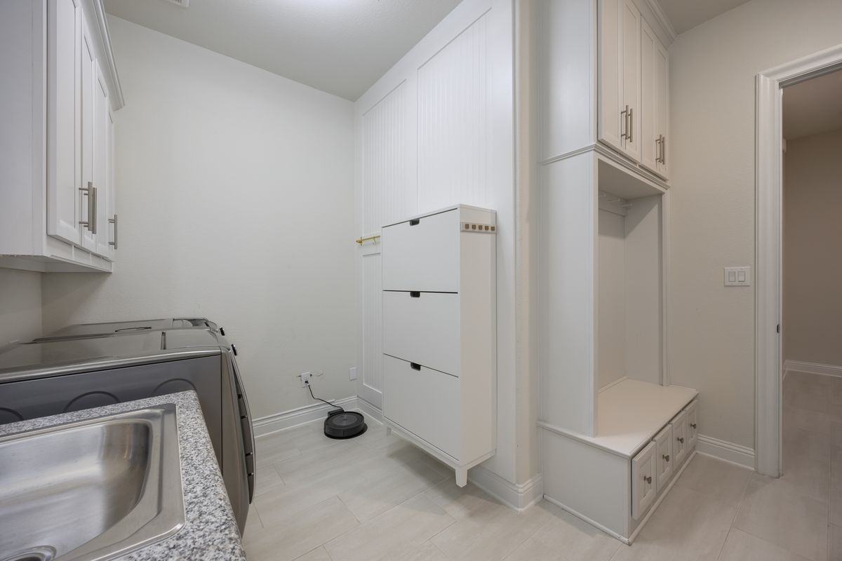 918 Sydney Ln - Photo 6 of 50