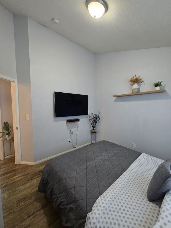 10508 S Freeman Ave ##B - Photo 2 of 12