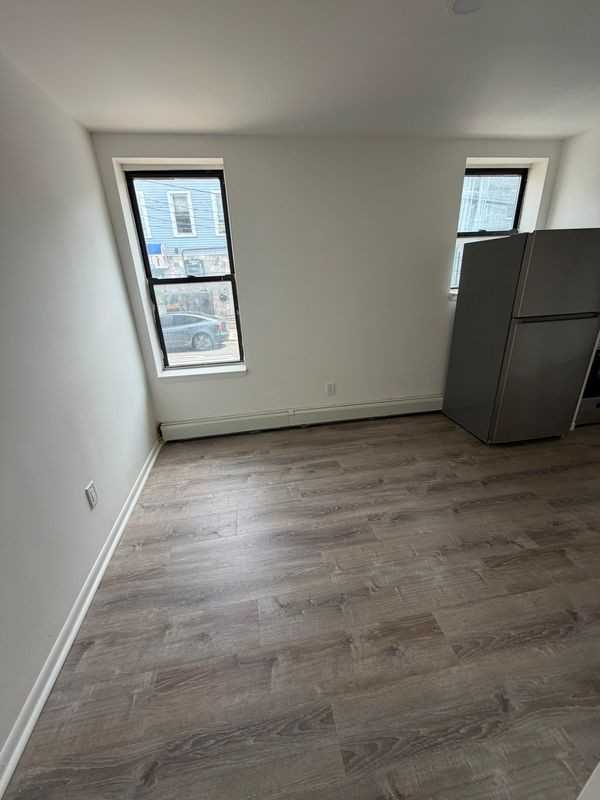 16 Bergen Ave ##2 - Photo 6 of 17