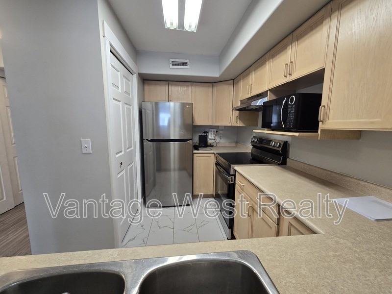 3100 De Montreuil Crt - Photo 4 of 26