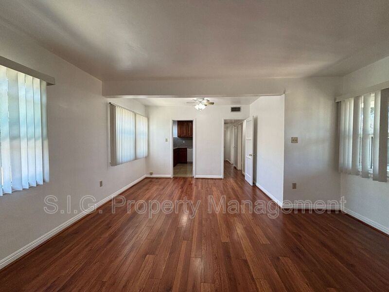 629 W Glenoaks Blvd #A - Photo 5 of 21