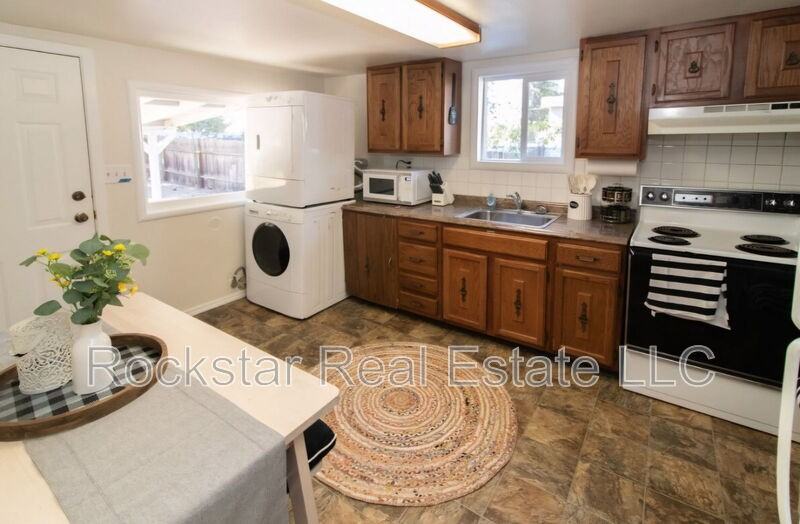 6707 N Atlantic St - Photo 2 of 9