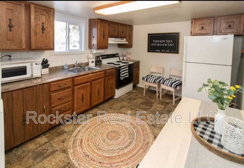 6707 N Atlantic St - Photo 3 of 9