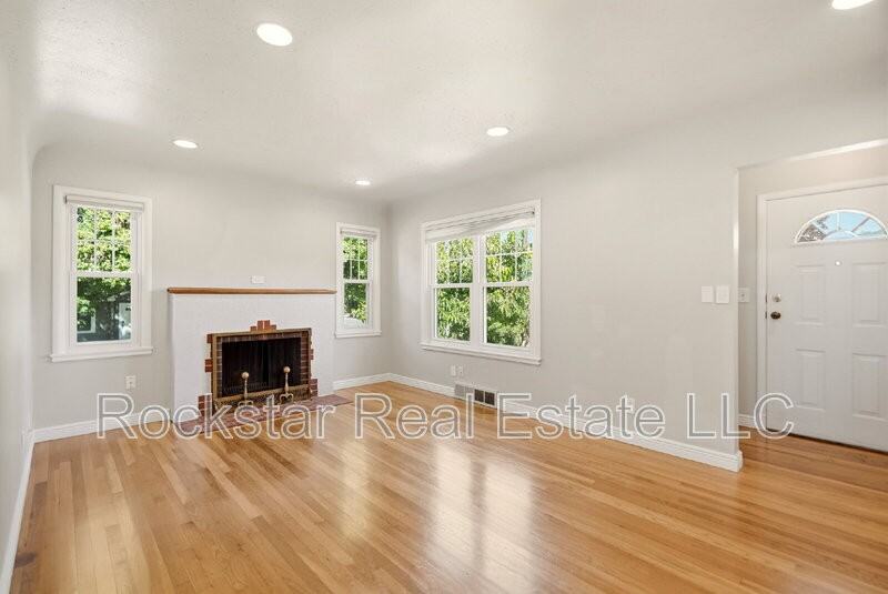 3027 W Cleveland Ave - Photo 3 of 25