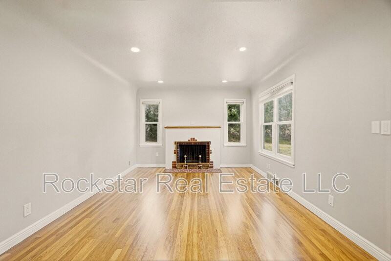 3027 W Cleveland Ave - Photo 5 of 25