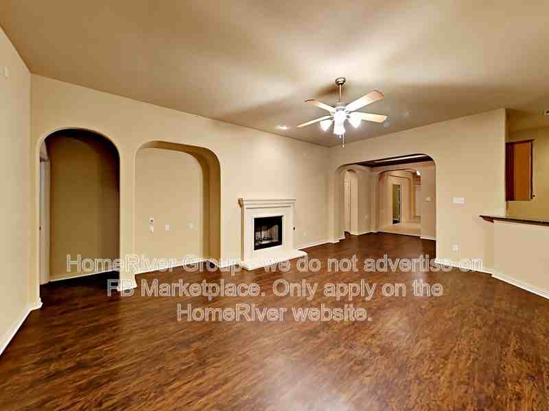 643 E Sandra Ln - Photo 3 of 19