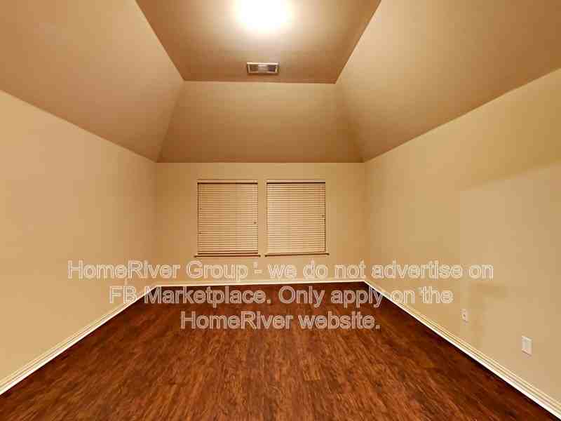 643 E Sandra Ln - Photo 6 of 19