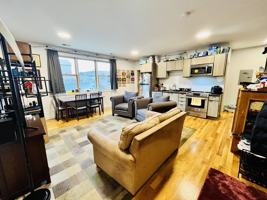featured image of 806 S Claremont Ave