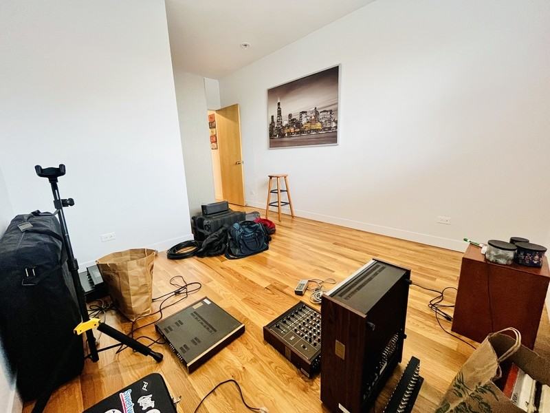 806 S Claremont Ave - Photo 5 of 33